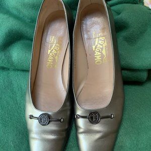 Salvatore Ferragamo Low Heel Size 8 1/2 2A